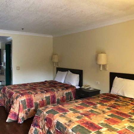 Travelers Inn Lax/론달 외부 사진