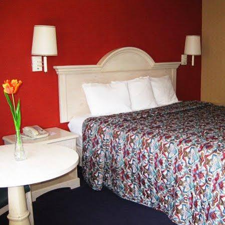 Travelers Inn Lax/론달 외부 사진