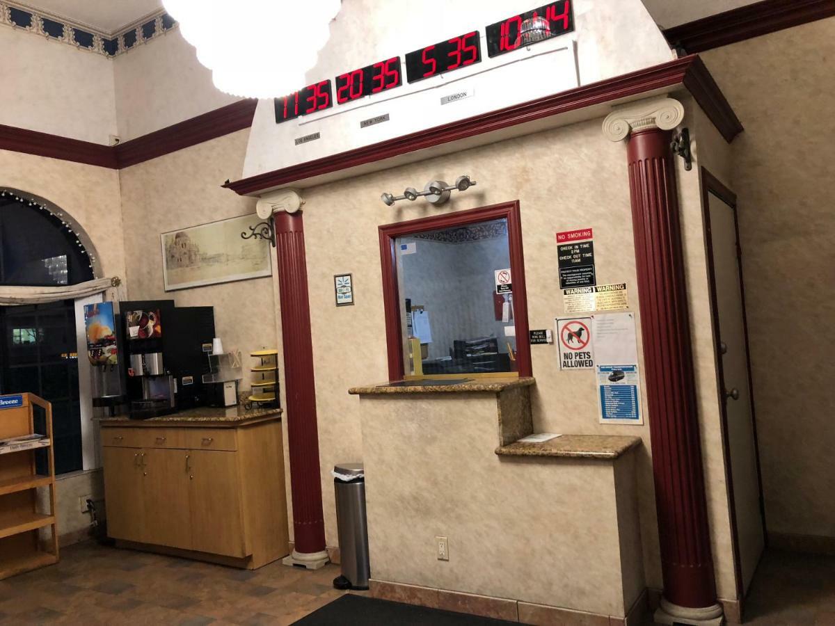 Travelers Inn Lax/론달 외부 사진